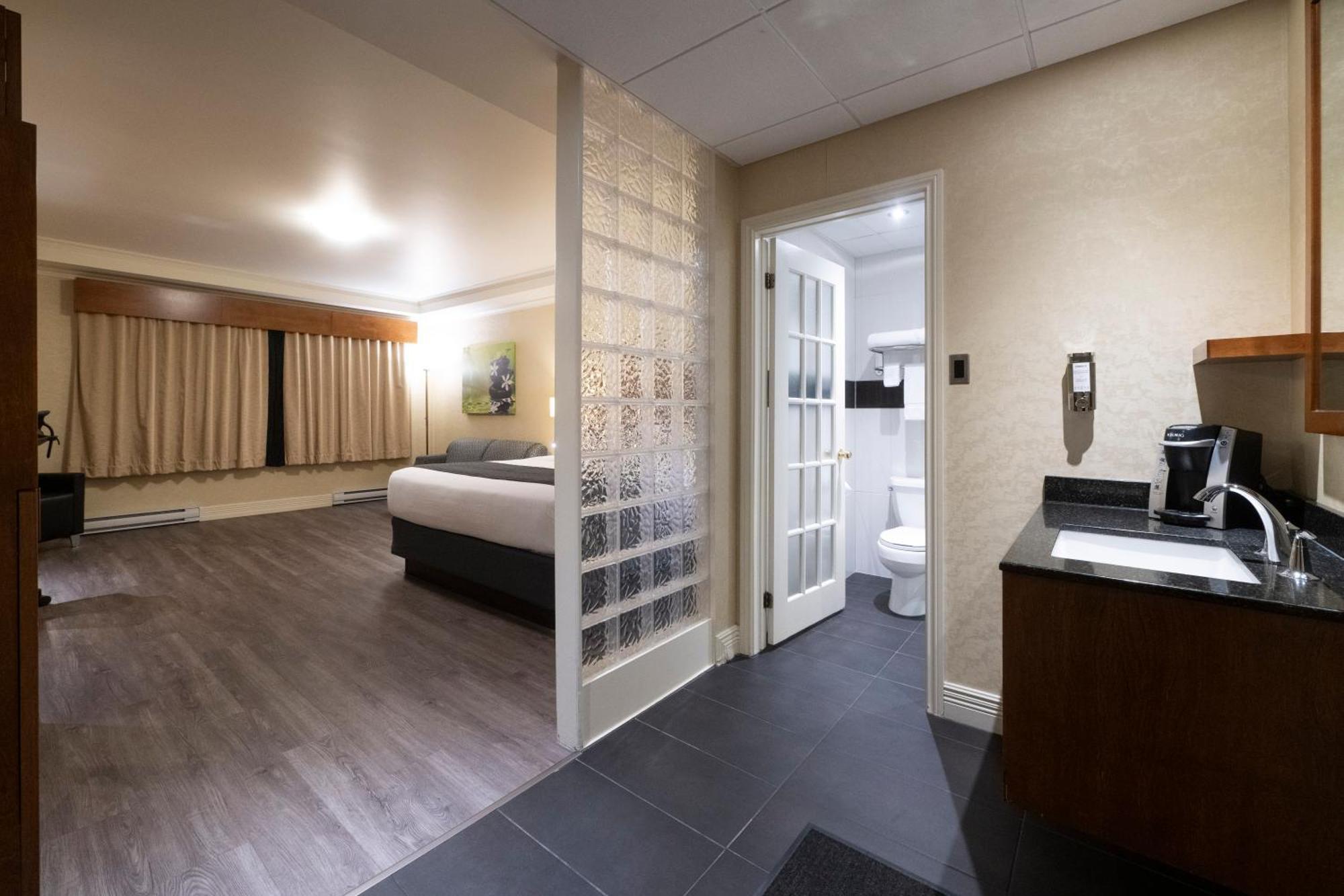 Hotel & Suites Le Dauphin دروموندفيل المظهر الخارجي الصورة